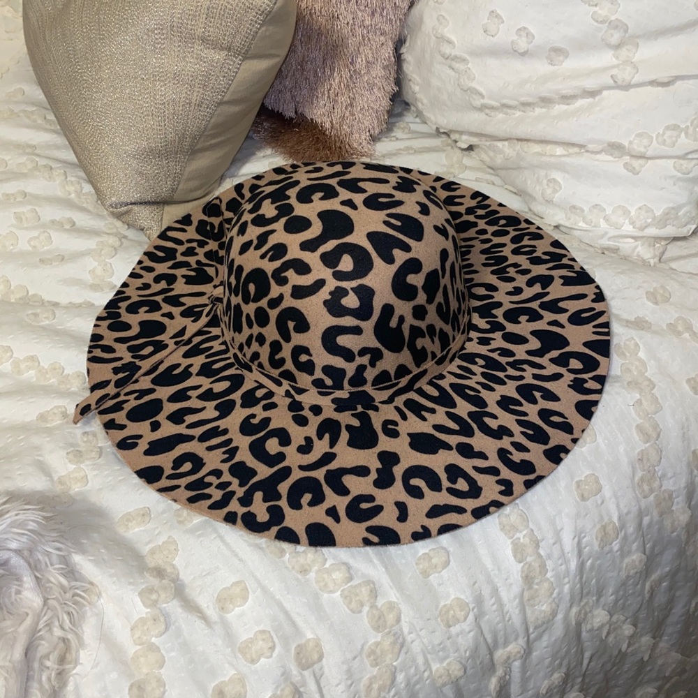 A&O Cheetah Floppy Hat
